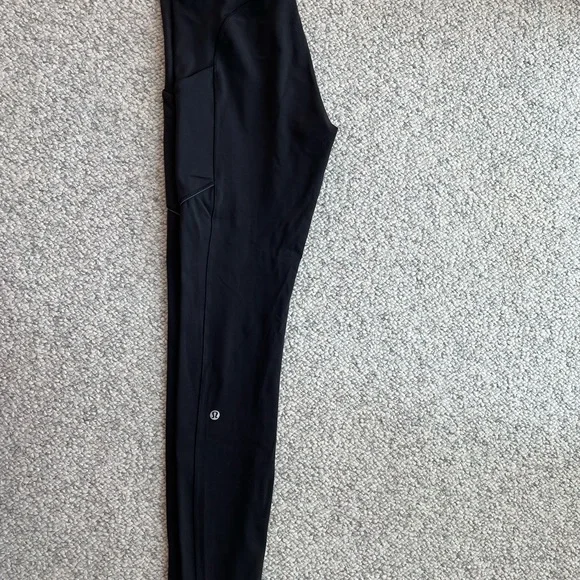 Lululemon time to sweat tight size 6 black 28” - Picture 2 of 6